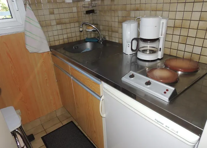 Daire Royan: T2 Proche Avec Parking Prive - Fr-1-71-63 *