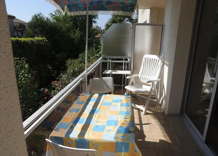 Daire Royan: T2 Proche Avec Parking Prive - Fr-1-71-63 Royan